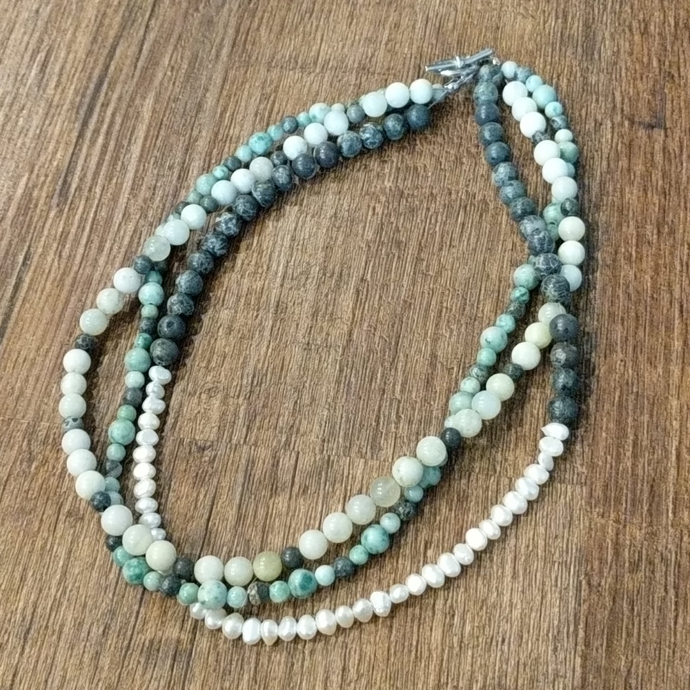Green pearl necklace